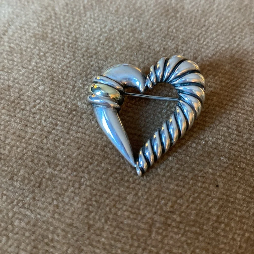 David Yurman Silver and Gold Heart Brooch - Picture 7 of 12